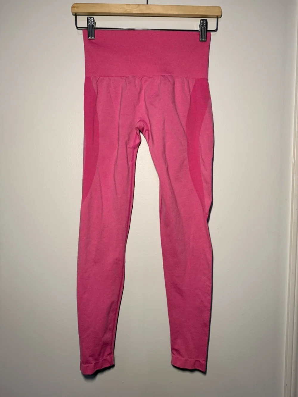 NVGTN Bubble Gum Pink Contour Seamless Leggings Size S - Picture 6 of 8